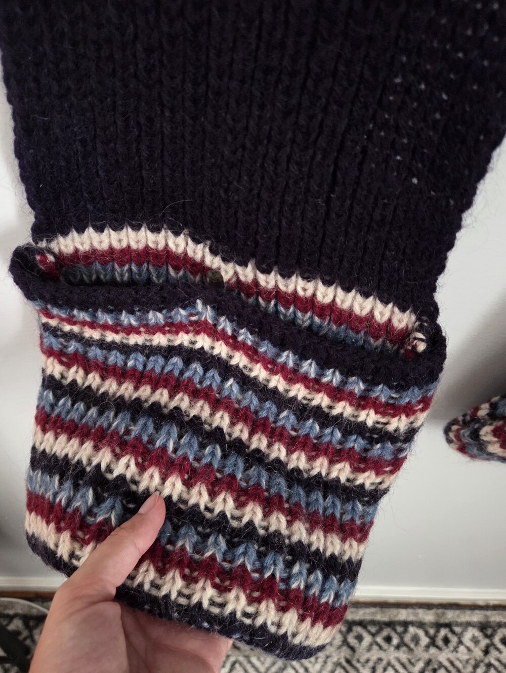 Handmade Wool Scarf - Picture 3 of 5